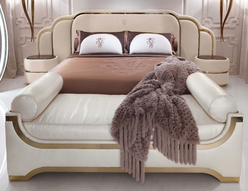10 Stunning Luxury Benches to Embellish Your Bedroom Design 10
