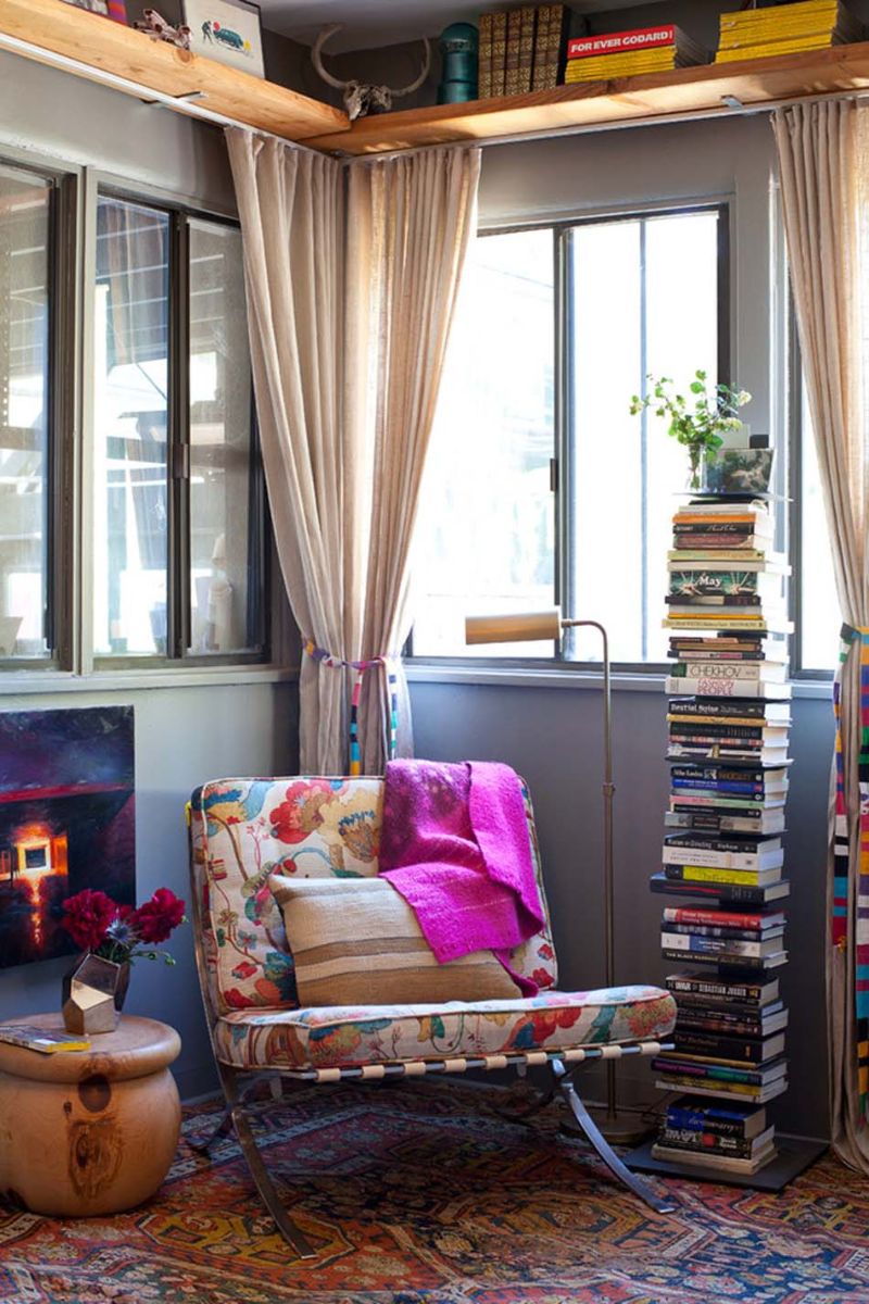 How To Create Relaxing Reading Nook For A Bedroom