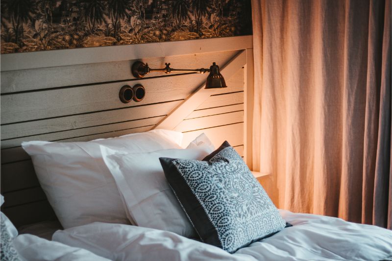 Stylish Table Lamps To Complete Your Bedroom Decor
