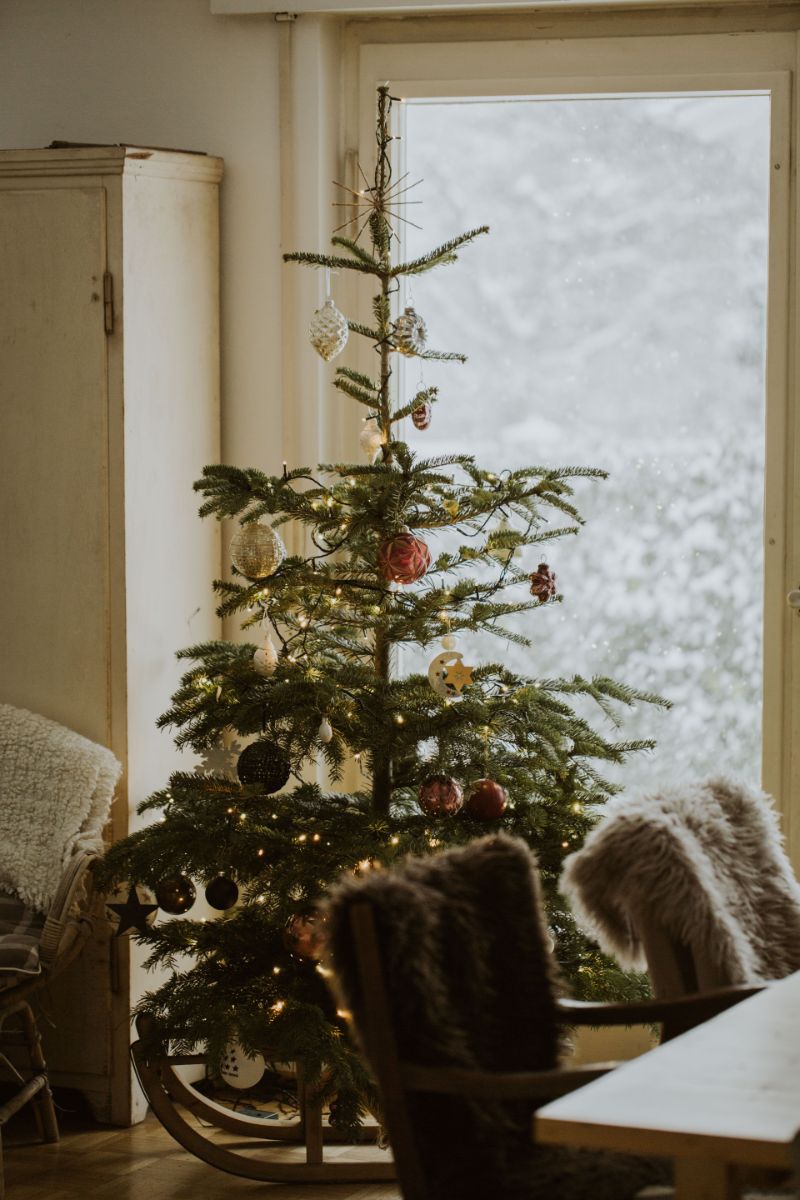 5 Tips to Create Fascinating Christmas Bedroom Decor