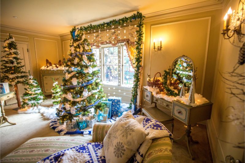 5 Tips to Create Fascinating Christmas Bedroom Decor